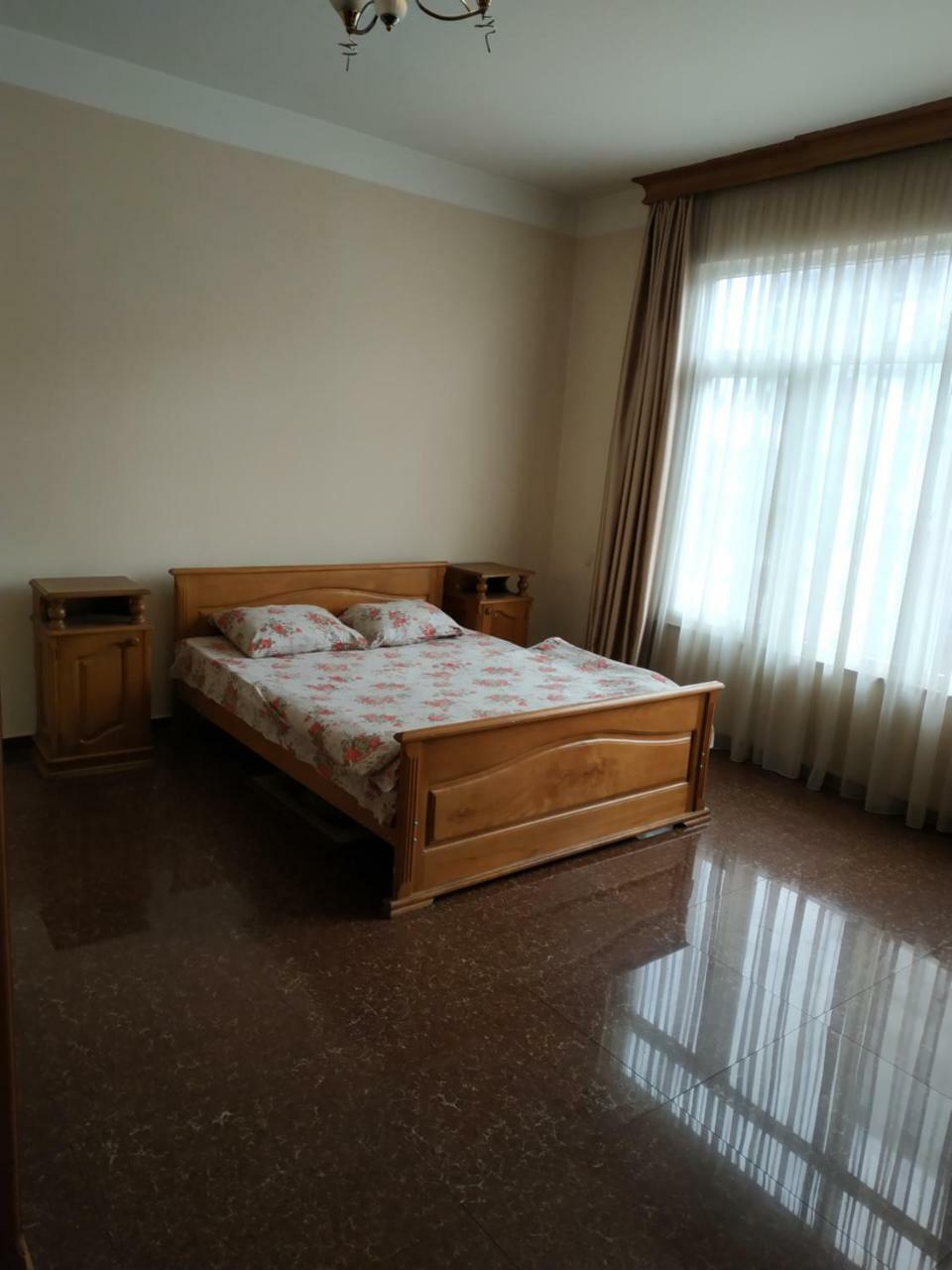 Hotel Ni&La Batumi Bagian luar foto